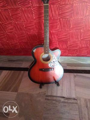 Hobner guitar in a very good condition...new