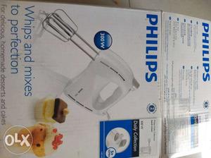 Philips whips and mixes blender