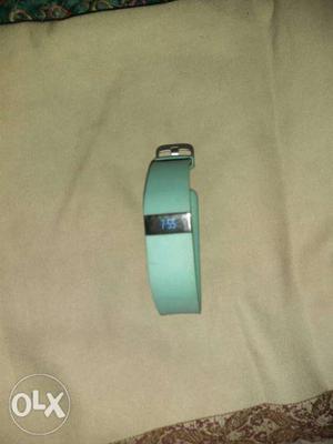 This is fitbit charge hr.13 month old.full new confition