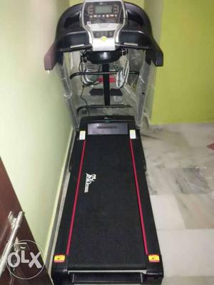 Treadmill Fully Automated 4 in 1. 6 months old.