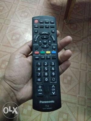 Unsmart tv, 3 years old, original remote working fine