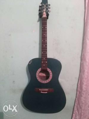 Used guitar 3 years old semi acoustic in good