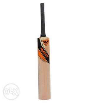 Yuvraj Singh use this bat in  English Willow