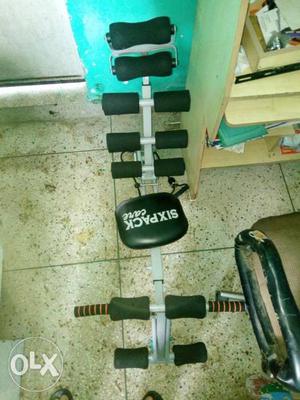 Black And Gray Sixpack Gym Equipment