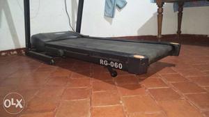 Black RG-060 Treadmill