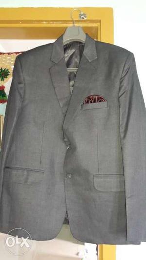 Branded Gray Suit Blazer totally new not even used.44 size