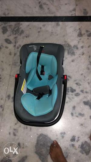 Car seat has hardly been used, only six months