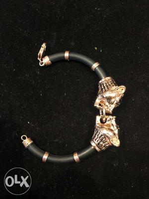 Gold-colored Lion Double Charm Bracelet