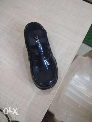 Kids Black Good Quality Leather Shoes: Size: 25