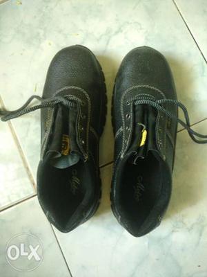 New safety shoes, rate rs, ready to sale for