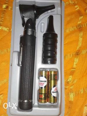 Otoscope new condition good runing..