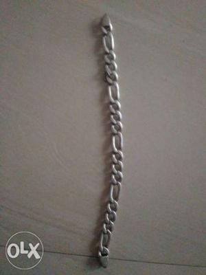 Silver hand bracelet, urgently want to sell.