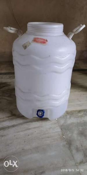 25 litres water can in good condition