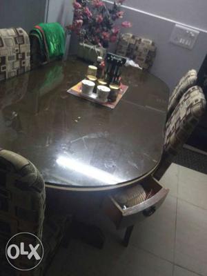 Almst new dinning table sanmica base,completly wooden,mirror