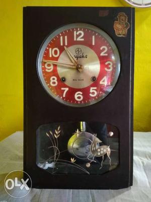 Antique clock excellent condition