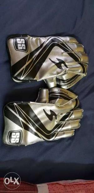 Brand new wicket keeping gloves!!