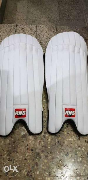 Brand new wicket keeping pads!!