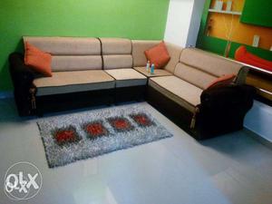 Corner setty in Contemporary style