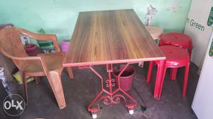Dining Table () for sale in urgent