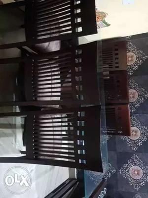 Dining table having 6 big chairs nd furnished