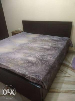 Double bed with storage in a good condition. 2