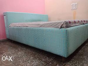 Luxury bed, made up of good quality sangwan wood,