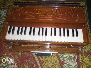 Only 4 month used, almost new, 3.5 octave