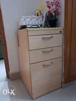 Side table with 3 drawers (1 big drawer)