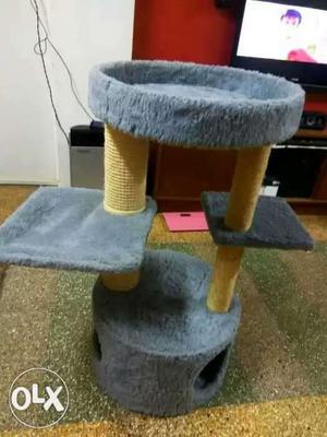 Cat play house urgent sale ! Contact if