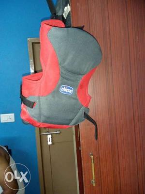 Chicco baby carrier very good condition.