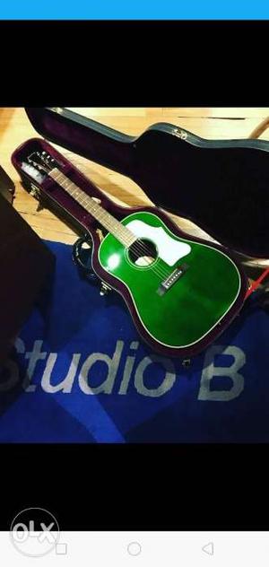 Green Acoustic Guitar Screenshot