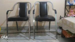 2chairs of black leather almost new just 4 months