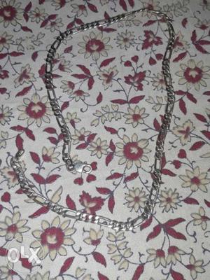 5 tola pure silvar neck chain urgent sale