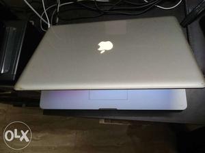 Apple 17" Macbook Pro I7 Processor (High End)