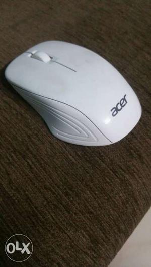 Beautiful white original acer mouse. Good quality