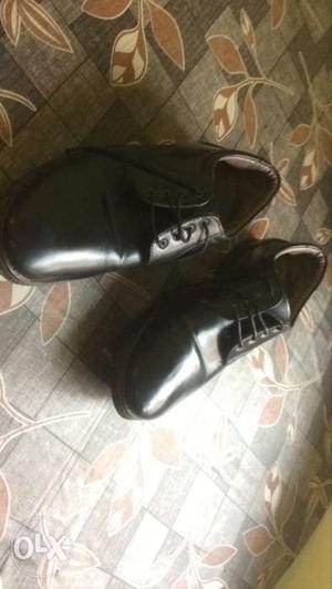 Black formal shoe in good condition.Size 7.