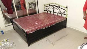 Dealers-Offer Price Brand new metal Bed with