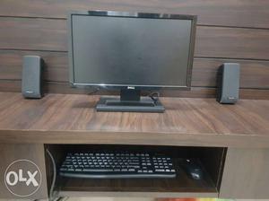 Dell monitor 19inch with 2gb ram and 300gb