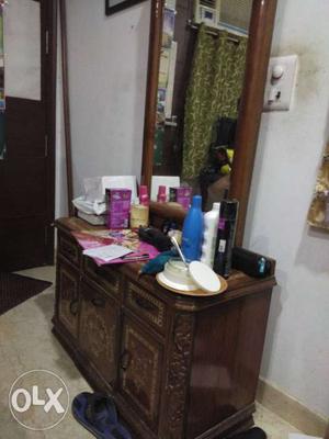 Good conditon dressing table with drawers and