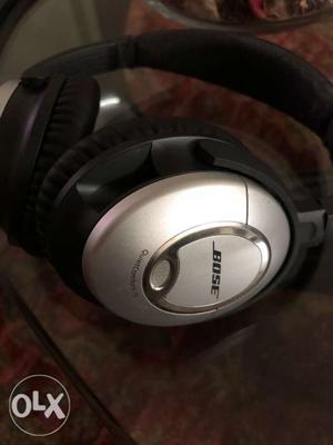 Gray And Black Bose Headphones