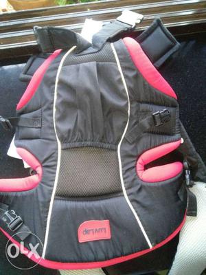 Luv lap baby carrier kept as new