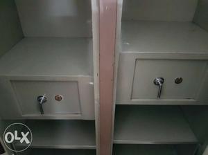 Steel Almirah with 2 lockers, very solid, heavy