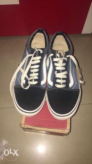 Vans old skool navy blue 7 no not used size issue