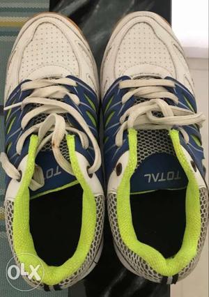 Women Badminton court shoe size 6.. New and not