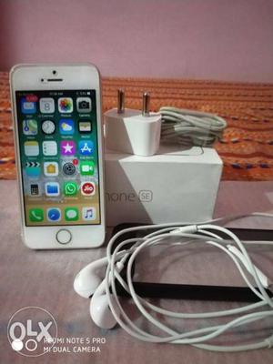 16gb gold excellent condition with accessories
