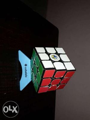 3x3 Rubik's Cube and a cube stand free!!
