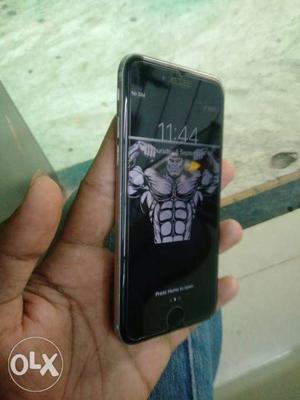 I phone 6 16 gb in neat condition single hand