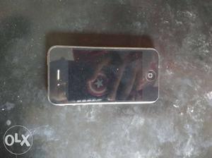 I want to sell my I phone 4. Needs repair to