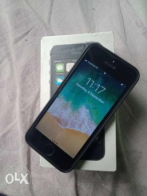 Iphone 5s 16gb. With box and charger. No