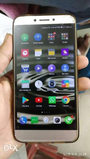 LeTv 1s with charger Mobile 3/32 ni good condison